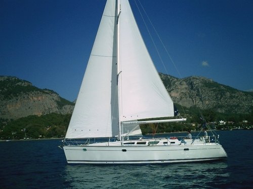 Sun Odyssey 43 ima nova jadra in bimini Sun Odyssey 43 ima nova jadra in bimini